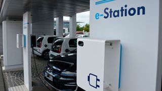 Consors Finanz will Händler motivieren, den Verkauf von Fahrzeugen mit alternativen Antrieben zu intensivieren. (Achter/»kfz-betrieb«)