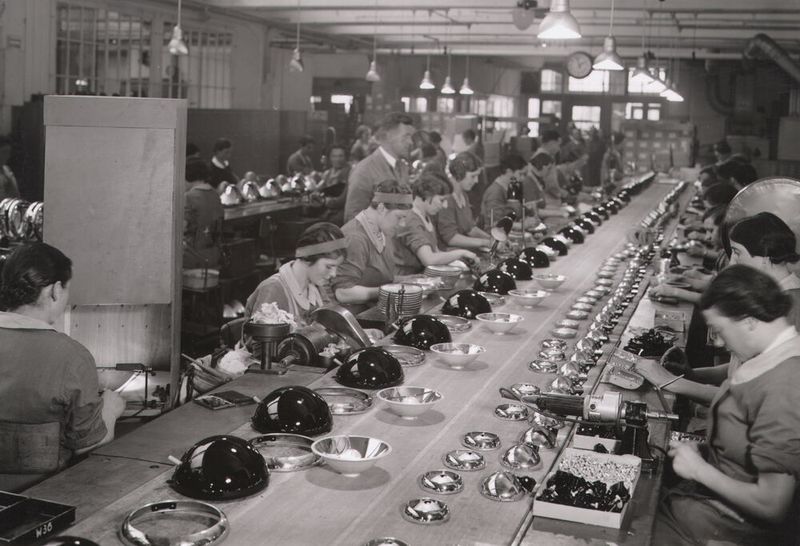 Scheinwerferproduktion bei Bosch 1937 (Bild: Foto: Bosch)
