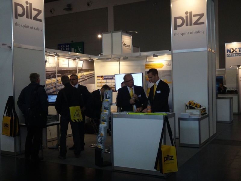 Impressionen von der All About Automation Friedrichshafen am ersten Messetag: Beim Konzept der All About Automation steht die Zeit für den Kunden in der Region im Vordergrund. (Näther)