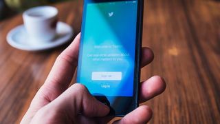 LinkedIn und Youtube für die Neukundengewinnung, Facebook für Bestandskunden, Xing für Recruiting und Twitter für Journalisten – So nutzen B2B-Unternehmen Social Media. (gemeinfrei)