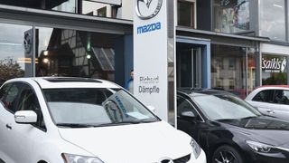 Das Autohaus Dämpfle gehört zu den verkaufsstärksten Mazda-Händlern in Deutschland – und das trotz eines sehr kleinen Schauraums. (Foto: Mauritz)