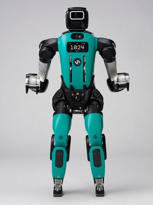 Bis zu 22,7 Kilogramm Nutzlast, 90 Minuten Laufzeit und neun Minuten Ladezeit: Mit Digit 5 zielt Agility Robotics auf Vollschicht-Einsätze in Fertigung, Lager und Distribution.(Bild:  Agility Robotics)