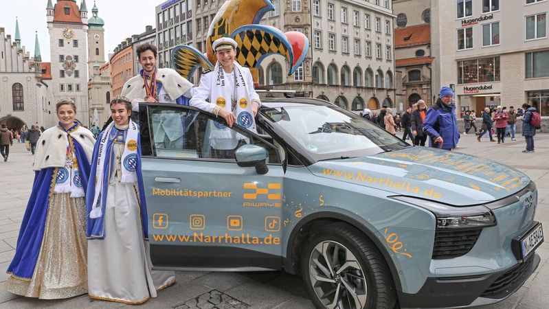 Mit Helau in das Jahr 2024: Aiways stellt den Dienstwagen des Münchener Prinzenpaars Frederik I. und Katharina I.(Bild:  Aiways)