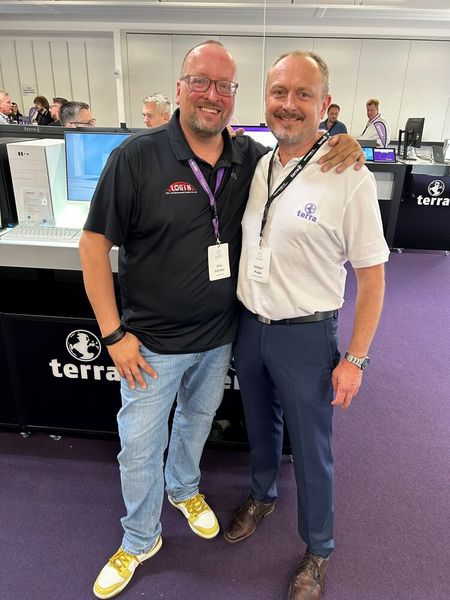 (v. l.) Dirk Schlüter (Login EDV- und Bürosysteme) und Volker Kaps (Wortmann) freuen sich schon auf einen schönen Abend. (Bild: Vogel IT-Medien)