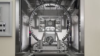 Frontlader-Waschkammer mit rundem verfahrbaren Düsenstock sowie Trommeleinrichtung. (Bild: Rosink)