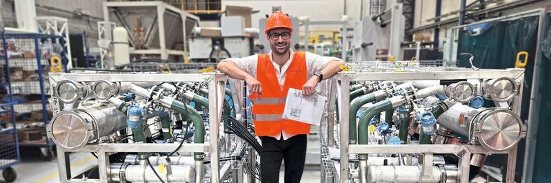 Der sicherste Stack auf dem Markt - Stack Module von Hystar, hier mit Jan Schmidt, Produktmanager bei Hystar.(Bild:  Hystar)