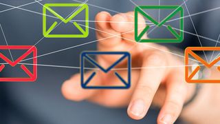 Der Einsatz von Social Collaboration in der Verwaltung soll das eMail-Aufkommen reduzieren und durch einen Informationsaustausch über interne Blog-Systeme die Kommunikation zwischen Mitarbeitern erleichtern
 (©vege - stock.adobe.com)