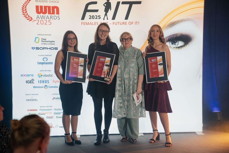 Die Gewinnerinnen aus dem Bereich »Women in eGovernment« | Kategorie » Start Up«. Dr. Katharina von Stauffenberg (Silber), Dr. Elena Mechik (Gold) und Maria Ranftl (Platin). (Bild: Manuel Emme Fotografie)