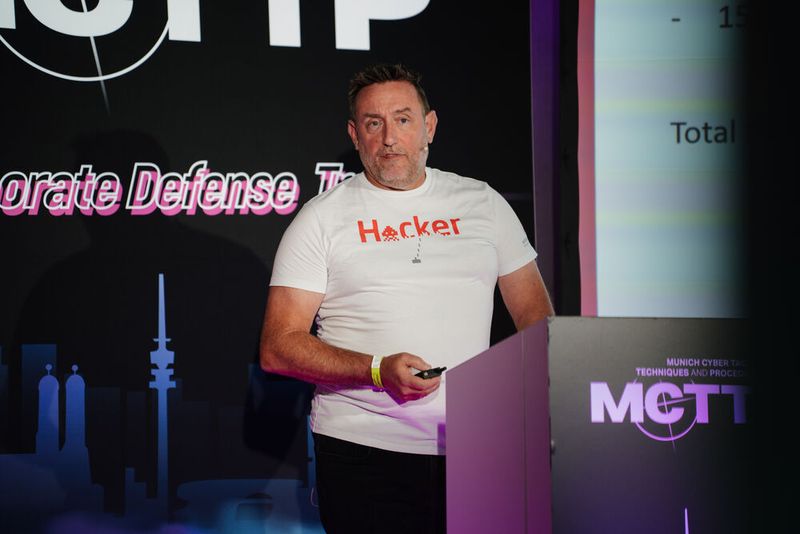 Und Stephan Gerling brachte mit einem technischen Überblick über die verschiedenen Drohnentypen und deren Funktionsweisen ein weiteres hochaktuelles Thema auf die MCTTP-Bühne. (Bild: Manuel Emme Fotografie)