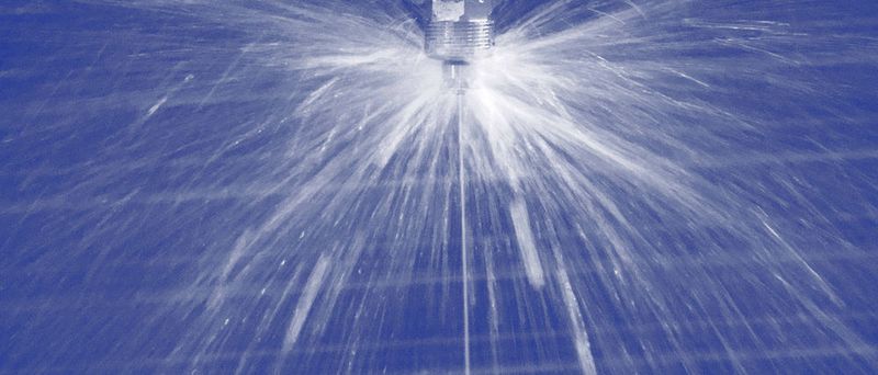 Macht mächtig Wirbel: Wenn die versenkbare Düse des Pop Up Whirly (Detailbild) in Aktion tritt, ist der Reinigungsefffekt kaum mehr zu übersehen. (Bilder: Lechler)