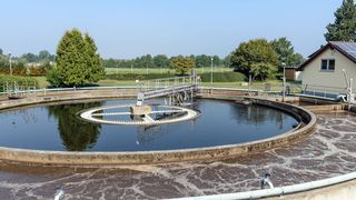 In Deutschland werden nach Zahlen des BDEW 96 Prozent des Abwassers in Kläranlagen aufbereitet. (Michael Schtze - Fotolia.com)