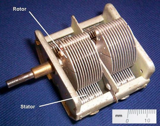 This image shows a variable capacitor.(Source:  Variable Capacitor /Ulfbastel  / CC BY-SA 3.0)