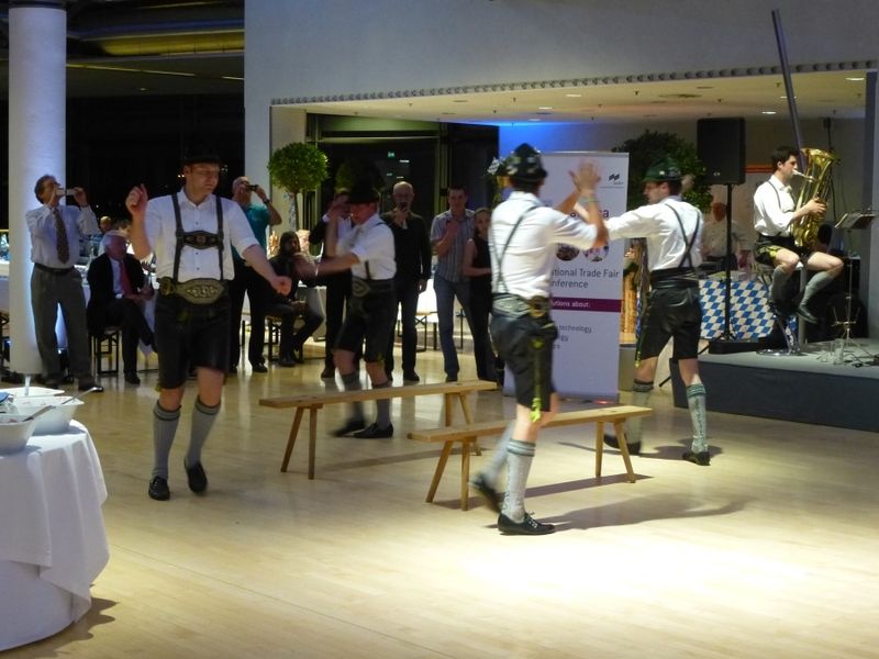 Impressionen vom diesjährigen Ausstellerabend der Analytica 2014 in München.
 Weitere aktuelle Bilder und Nachrichten finden Sie auf unserer Landingpage zur Analytica, in unserem Visitorguide zur Messe oder in den kommenden Tage auch auf der Bildergalerie-Übersichtsseite . (Bild: Back/LABORPRAXIS)