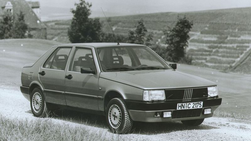 Mit dem weltweit ersten in Großserie gebauten Diesel-Direkteinspritzer setzte der Fiat Croma einen technologischen Meilenstein.  (Bild: Fiat Stellantis)