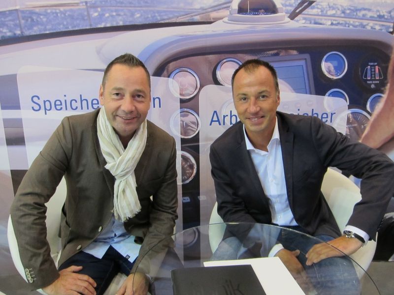 Das Motto von (v.l.) Jörg Gröpper und Alexander Laske (Chips & More) lautet: Wir nehmen Anlauf! (Bild: IT-BUSINESS)