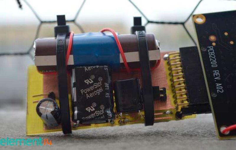 Läuft ohne Batterie: Mithilfe eines Energy Harvesting-Kits hat Wojciech Gelmuda einen CO-Detektor gebaut der keine eigene Stromversorgung benötigt. (Bild: Gelmuda/Farnell element14)