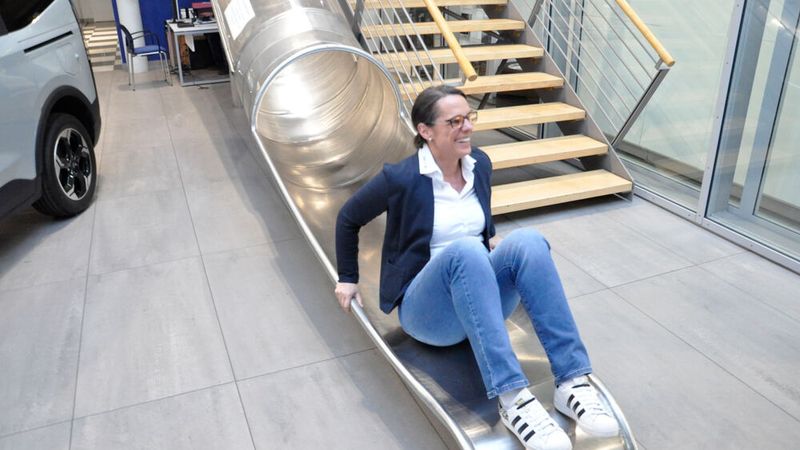 Das Fazit der Juryrundreise: Viele zukunftsweisende Vertriebskonzepte, jede Menge spannende Projekte und inspirierende Autohäuser – vom freien Autohaus über klassischen familiengeführte Markenautohäuser bis zur großen Handelsgruppe, und auch jede Menge Spaß.  (Bild: Wehner – VCG)