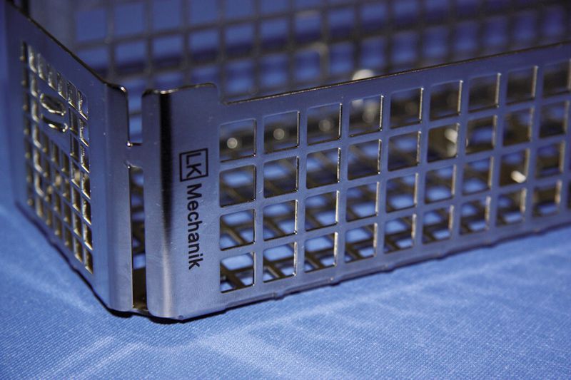 Bild 2: Vor allem mithilfe von Laserfeinschneiden und Wasserstrahl-Microcutting lassen sich feinste Einbauteile für die Feinmechanik, Medizintechnik, Uhrenindustrie sowie Elektronik, Messtechnik und Optik realisieren. (Bild: LK Mechanik)
