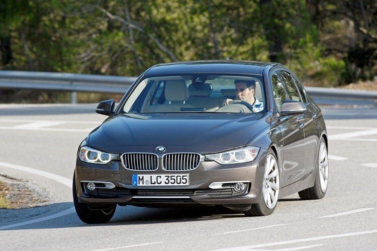 Der BMW kommt mit 4-Zylinder-Dieselmotor und ebenfalls 2,0 Liter Hubraum. (Foto: BMW)