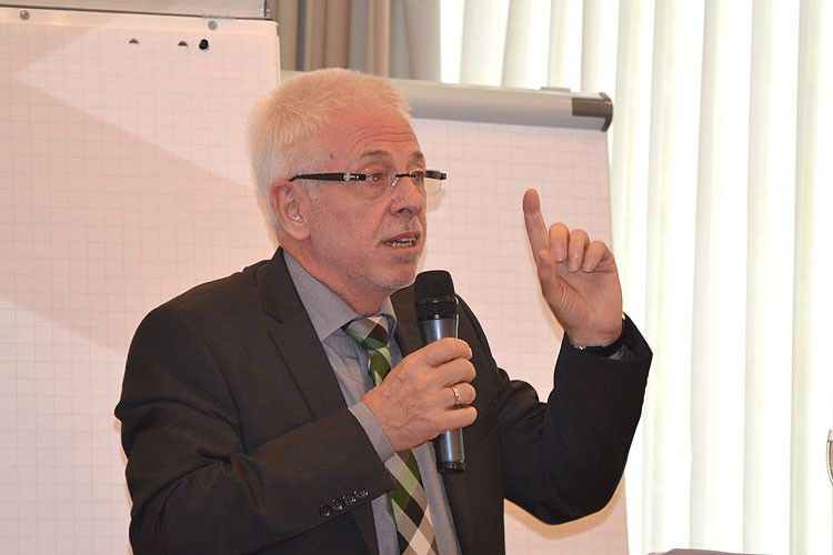 Vorstandsmitglied Karl Kleba betonte, die neuen Verträge würden grundlegende Veränderungen für den Handel mit sich bringen. (Foto: Mauritz)