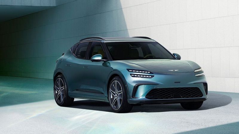 Genesis fährt mit dem Modell GV60 ebenfalls im gleichen Segment wie Tesla. (Bild: Genesis)