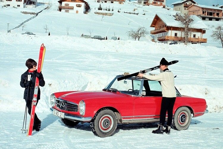 Für 21.700 Mark konnten betuchte Käufer 1963 den SL 230 erwerben. (Foto: Mercedes Benz)
