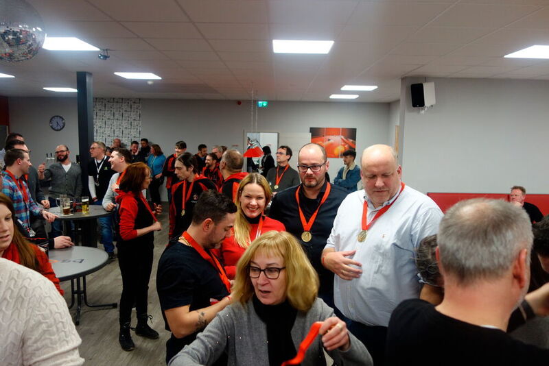 Gemütlich und bestens gelaunt und gestärkt wurde bis in die frühen Morgenstunden gefeiert. (Vogel IT-Medien GmbH)