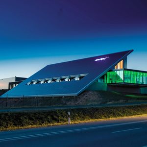 Das neue Firmengebäude von Leitec steht nicht nur für Energieeffizienz, sondern ist auch architektonisch sehr ausdrucksvoll.