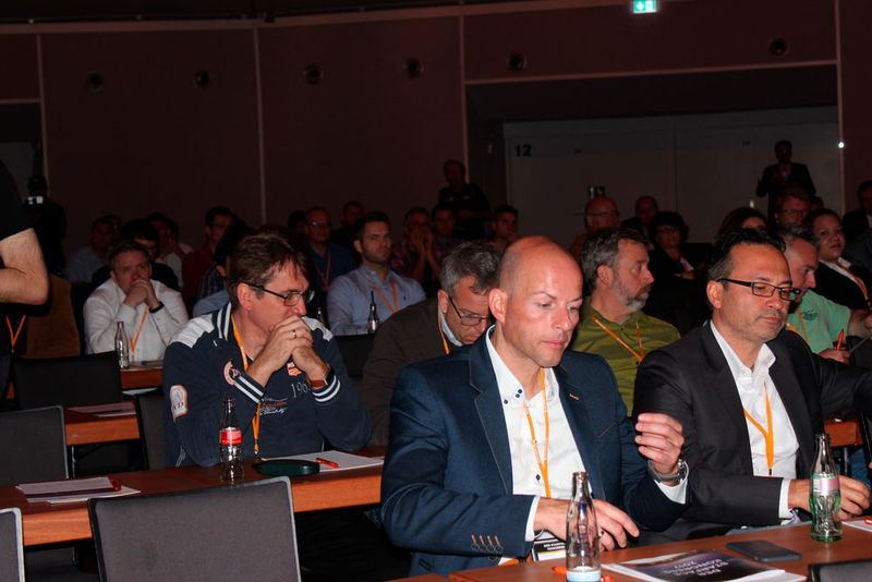 Der Kongress war gut besucht. Zahlreiche Partner nutzten die Gelegenheit zum Wissens-Austausch. (Vogel IT-Medien)