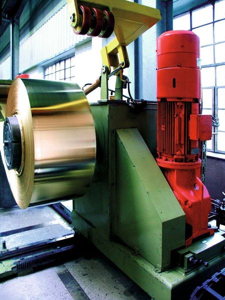 Bild 5: Wickler und andere hochwertige Applikationen erfordern vektorgeregelte Antriebe wie den Applikationsumrichter Movidrive B. Bild: SEW Eurodrive (Archiv: Vogel Business Media)