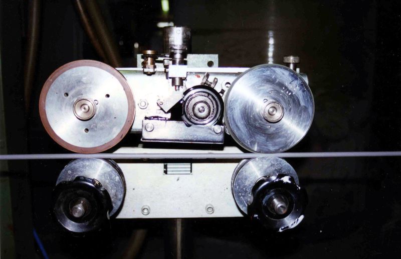 Bild 8: Kabelfertigung 1995 (Bild: Lapp)