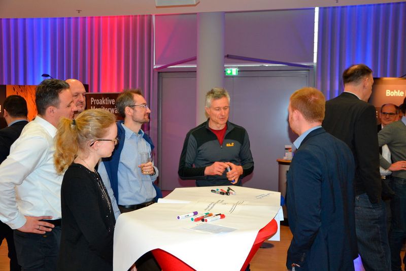 Diskussionsrunde im World Café (PROCESS)