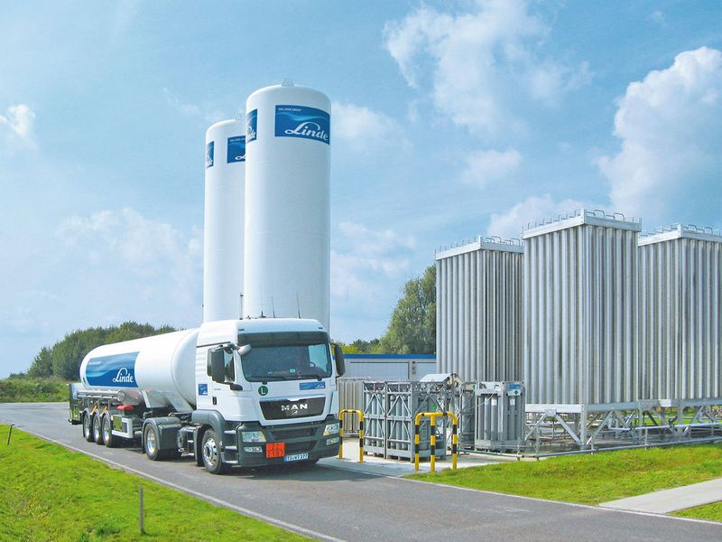 Bisher steuerten Gasverbraucher Nachbestellungen für ihre Tanks häufig selbst. Der Einsatz spezialisierter Datenfernübertragungs-Systeme ermöglicht nun die Auslagerung dieser Dienstleistung und letztlich die Optimierung der gesamten Logistikkette. (The Linde Group)