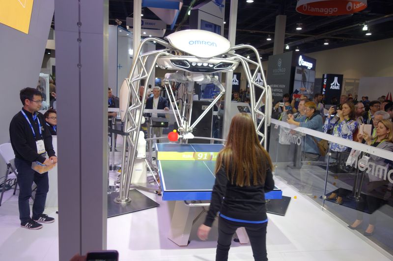 Keiner grad da zum spielen? Der Roboter ist ein perfekter Gegner. (Bild: IT-BUSINESS)