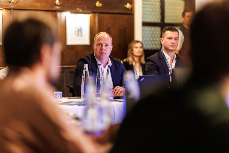 Paul Kaffsack, Managing Director von Myra, stellte die aktuelle Studie vor.  (Bild: Matthias Balk)