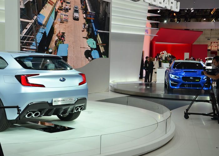 Die Highlights auf dem IAA-Stand: Die Studie Viziv und der sprotliche WRX (re.). (Foto: Preising)