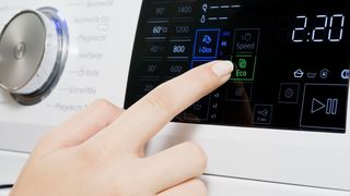 Dank hochaufgelöster Metallstrukturen auf Polyesterträger bieten die Taster einen integrierten Sensor. (Bild: Leonard Kurz)