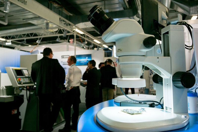 Die Siams hat sich im Laufe der Jahre als Fachmesse für die gesamte Produktionskette der Mikrotechnik etabliert und bietet auch kleineren Unternehmen eine Plattform ihre Produkte und Lösungen vorzustellen. (Siams Moutier)