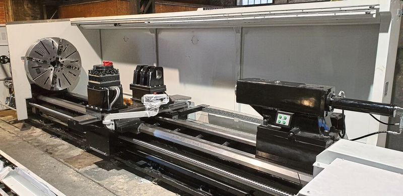 Die Maschine wurde vor Ort durch das Team von Weber Werkzeugmaschinen installiert, montiert und in Betrieb genommen. (Bild: Weber Werkzeugmaschinen)