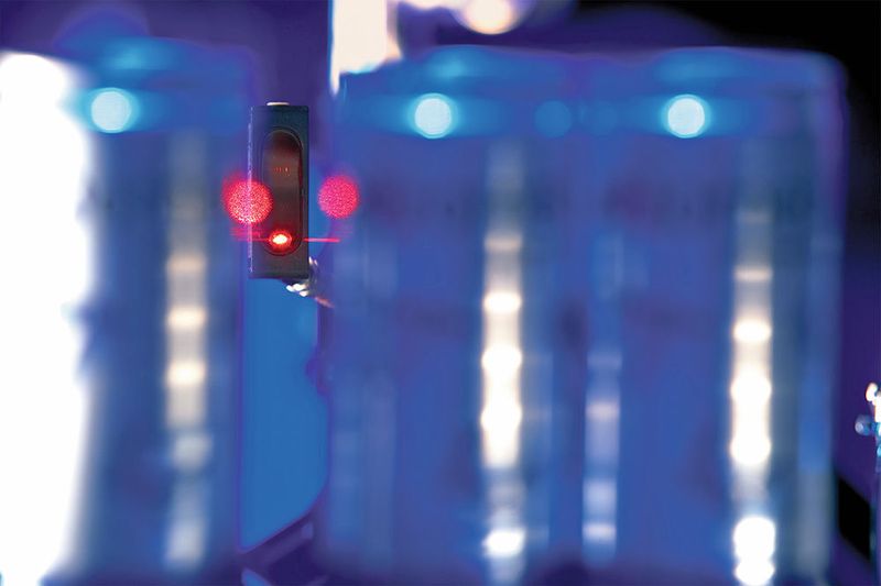 Das Kommunikations-Interface IO-Link schlägt die Brücke zu induktiven Sensoren mit besonderer funktionaler Intelligenz. (Sick)