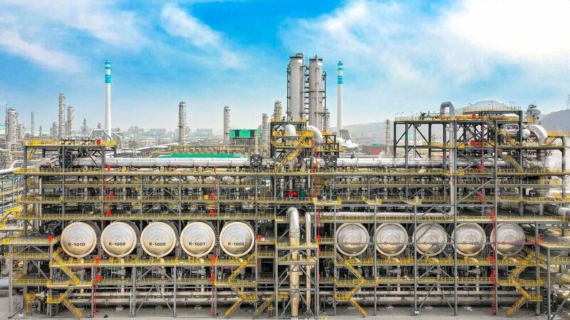 Die neue Dehydrierungsanlage der Hengli-Gruppe in Dalian, China, soll über eine Million Tonnen Olefine im Jahr produzieren. (Clariant)