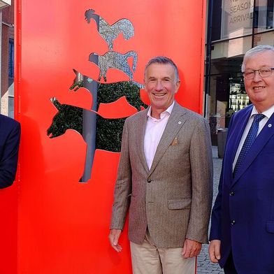 In der Hansestadt Bremen legten Geschäftsführer Christian Metje (v.l.), Obermeister Horst Koßmann und Präsident Karl-Heinz Bley die Bilanz des regionalen Kfz-Gewerbes für 2024 vor.  (Bild: Zietz - VCG)