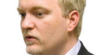 Jörg Baumann, Leiter der Innovationsabteilung Multi-Cargo: „Ein genauer Blick auf die vorhandenen Produkte und die Anpassung der Verpackungstechnik helfen jedoch, nicht bei 130 Kartongrößen zu landen.“ (Archiv: Vogel Business Media)