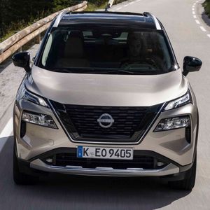 In der Praxis reagiert die E-Power-Variante spontan auf Fahrpedalbefehle.(Bild:  Nissan)