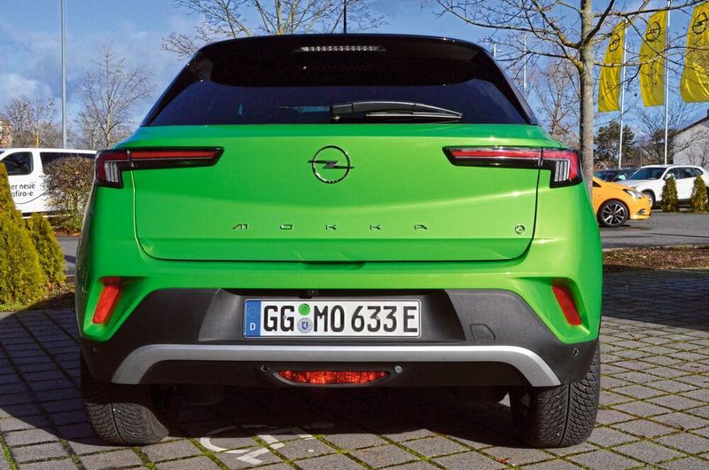 Das Heck mit den schmalen LED-Leuchten ist extrem gelungen und unique. (Rehberg / »kfz-betrieb«)
