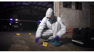 Die forensische Analytik hilft bei der Aufklärung von Kriminalfällen. Dabei erschweren so genannte Stutter-Artefakte die Auswertung der Genanalysen. (Bild: CineLenspeopleimages.com – stock.adobe.com)