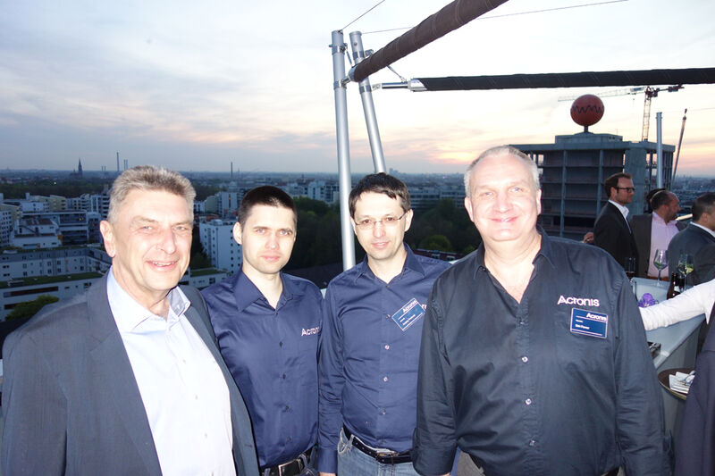 Internationales Acronis Team  (v. l.) Sigi Maas, Ramil Yusupov, Andrey Polevoy und Dirk Ferner. (Bild: IT-BUSINESS)
