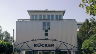 Die Rücker AG, mit Hauptsitz in Wiesbaden, bietet seinen Kunden nun ein noch größeres Testlabor zum Thema Fußgängerschutz. (Foto: Rücker)