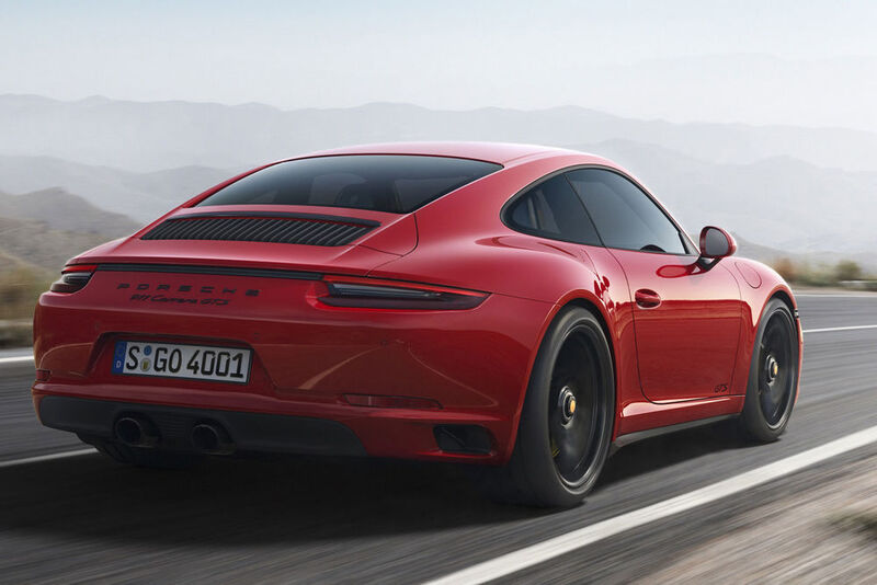 Erkennungsmerkmal des Porsche 911 GTS sind unter anderem abgedunkelte Rückleuchten. (Porsche)
