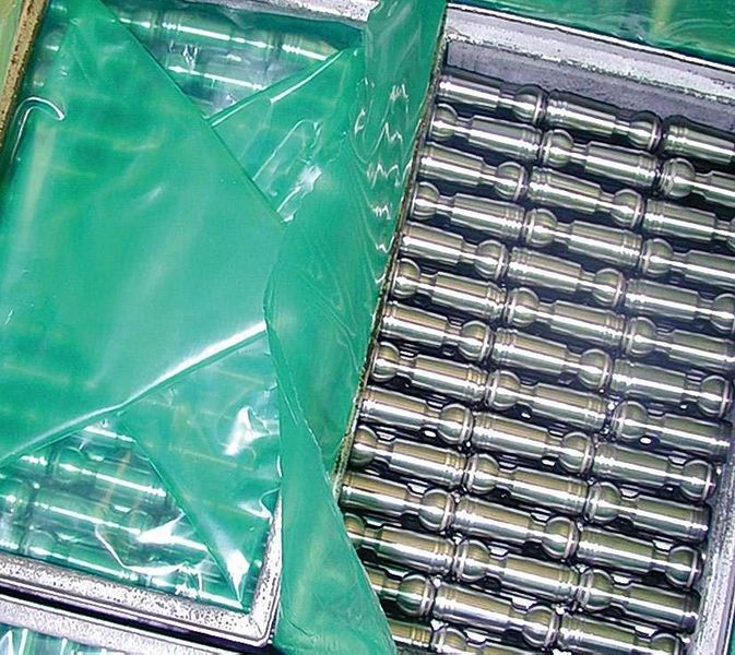 Bild 7: Sogenannte VCI-Verpackungen (Volatile Corrosion Inhibitor) der Hermann Bentleon GmbH, Ulm, bilden innerhalb der Verpackung eine korrosionsgeschützte Atmosphäre. Gleichzeitig bieten diese Verpackungsmaterialen Schutz vor Schmutz von außen. (Archiv: Vogel Business Media)